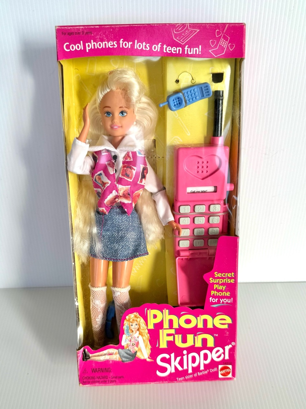 🩷NIB. Mattel Barbie Sister Skipper Phone Fun doll with pink flip phone- 1995